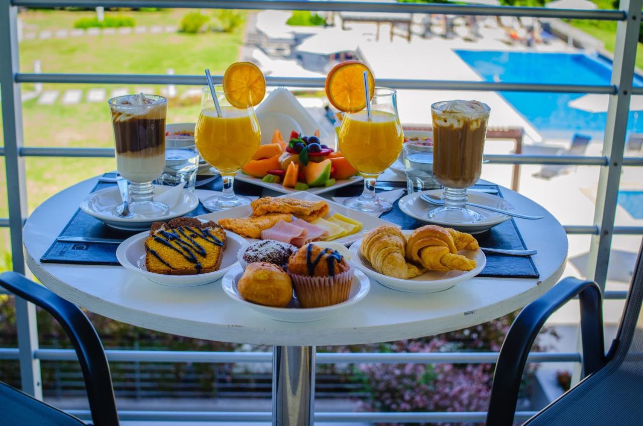 Real Colonia Hotel & Suites Colonia del Sacramento Buitenkant foto