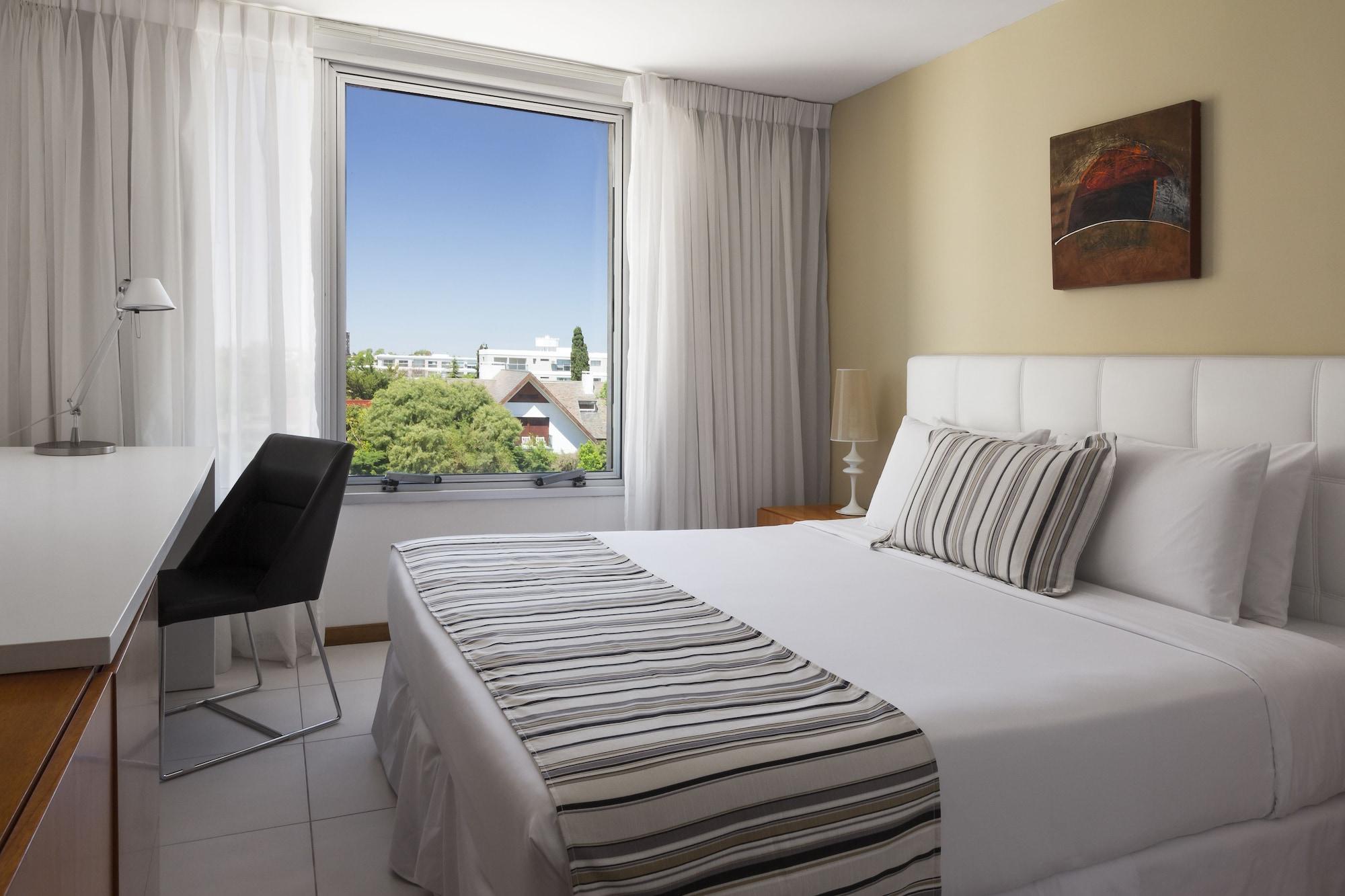 Real Colonia Hotel & Suites Colonia del Sacramento Buitenkant foto