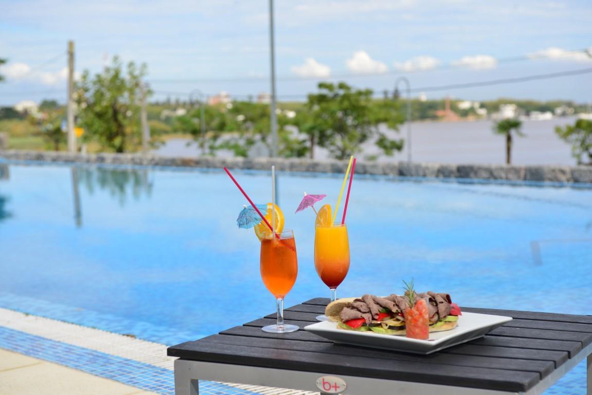 Real Colonia Hotel & Suites Colonia del Sacramento Buitenkant foto