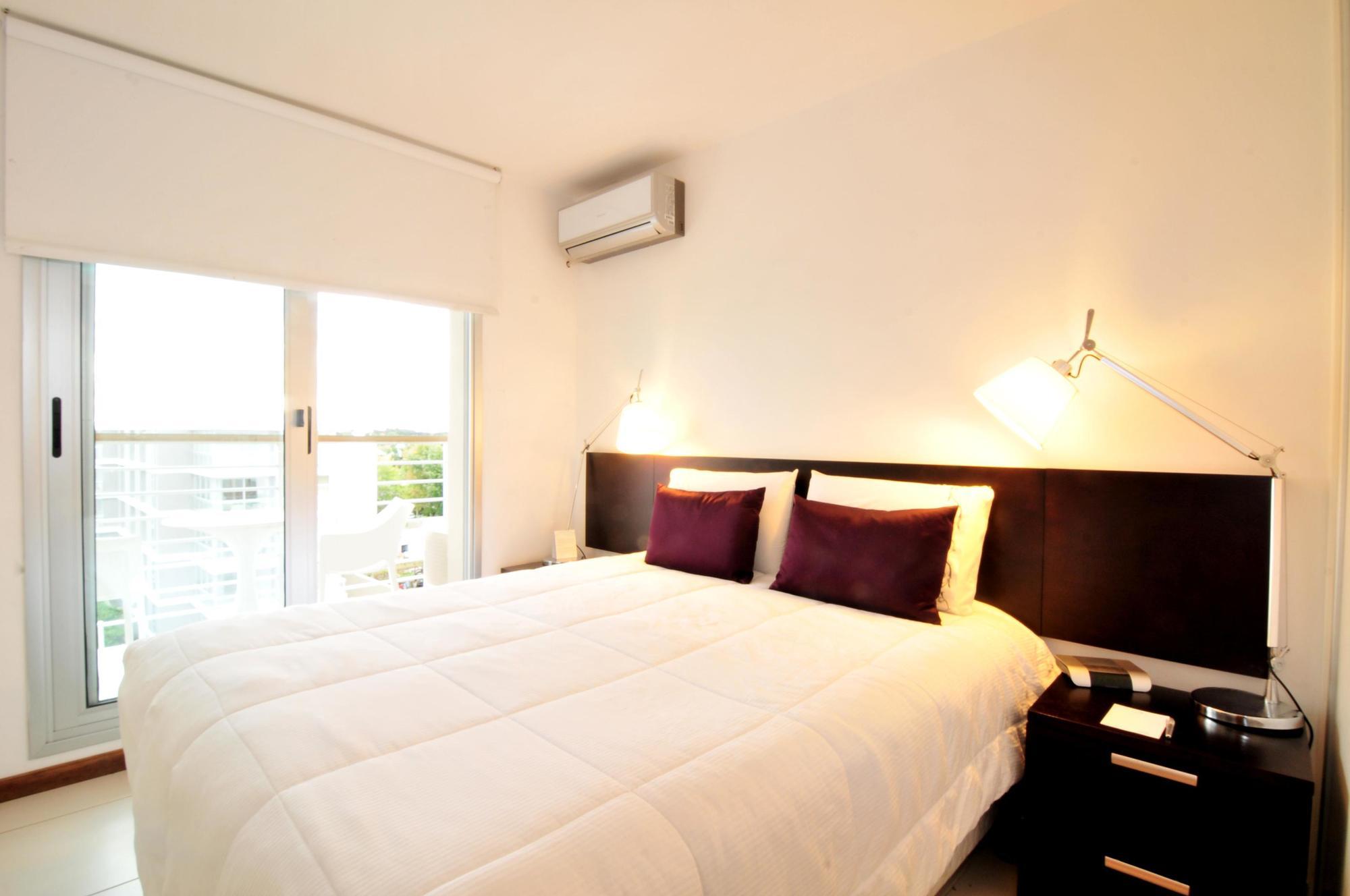 Real Colonia Hotel & Suites Colonia del Sacramento Buitenkant foto